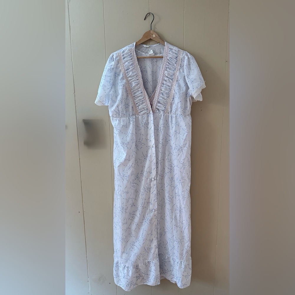 Vintage White and Blue Floral Nightgown with matching robe